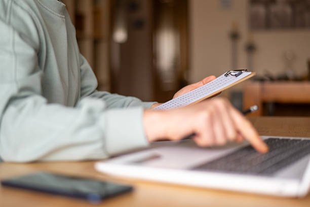 How Modern Banking Solutions Help Consumers Save More
